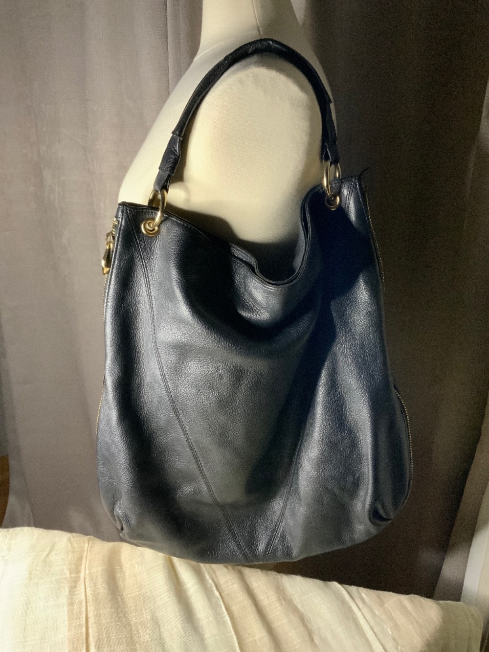 Pour La Victoire Black Leather Handbag Satchel